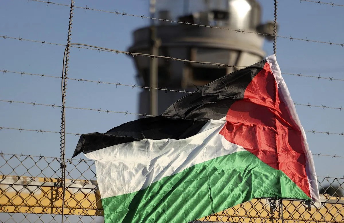 Palestinian prisoners declare a state of emergency in Al-Naqab Prison