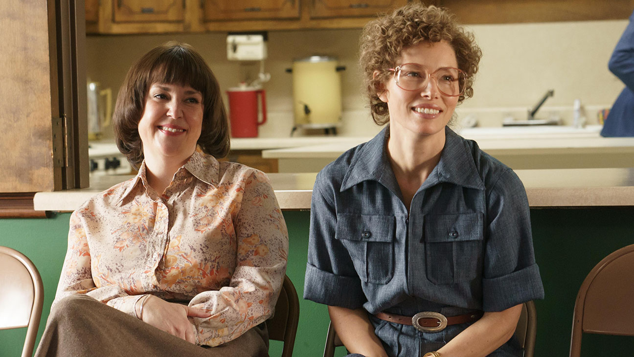 Betty (Melanie Lynskey) and Candy (Jessica Biel) in Candy.