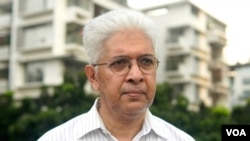 Secretary of human rights group Odhikar Adilur Rahman Khan in Dhaka, a day before he was sent to jail Sept. 14, 2023. (Golam Kuddus/VOA)