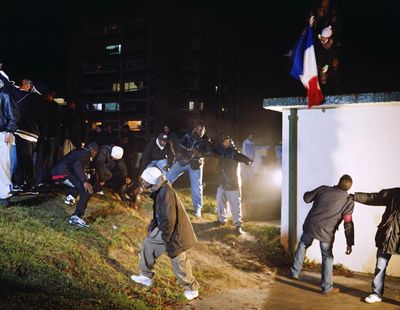 Mohamed Bourouissa, La République (2006). C-print. 137 x 165 cm. © Mohamed Bourouissa, Adagp, Paris, 2023.