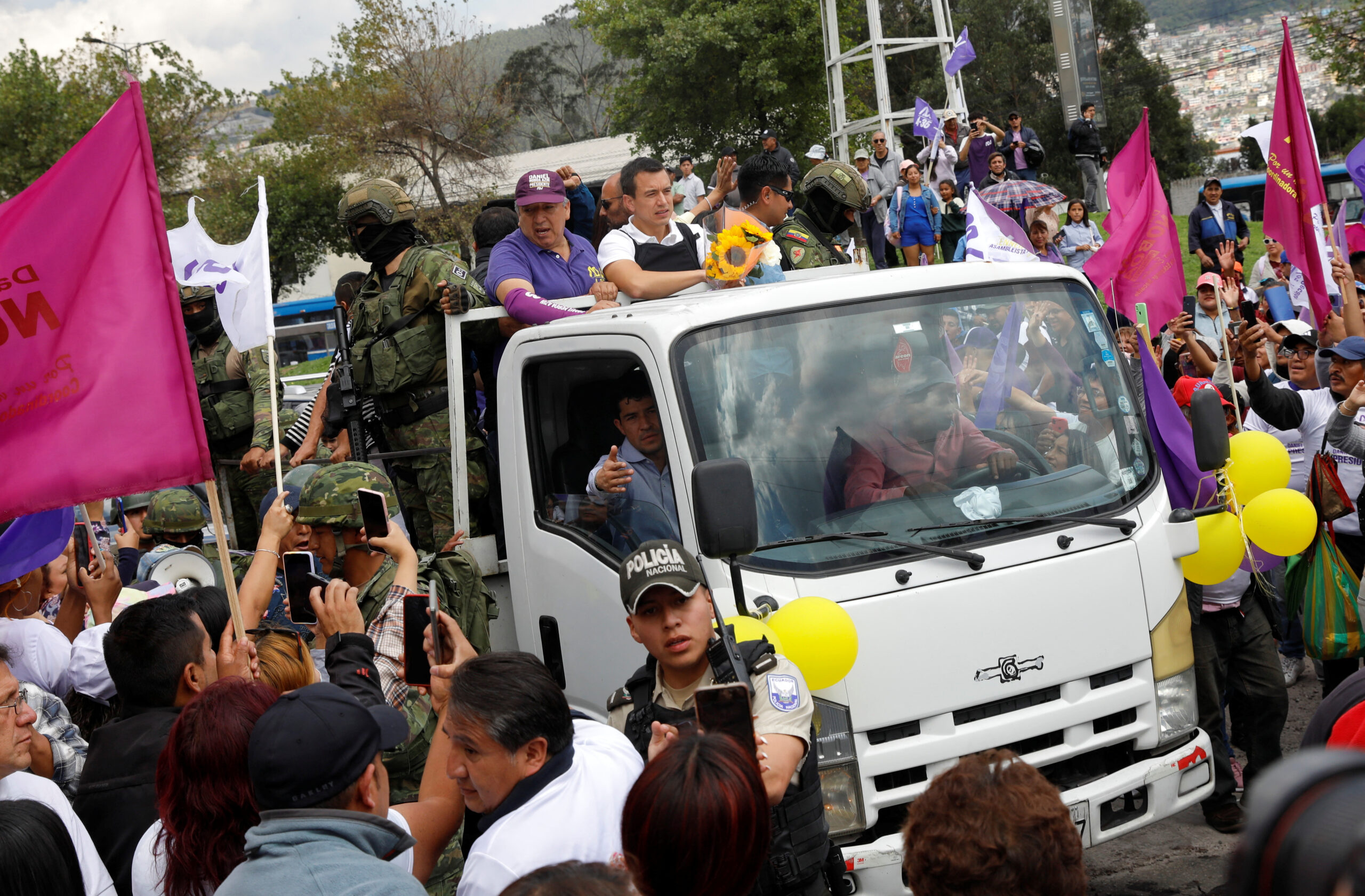 Candidate Noboa campaigns in Quito