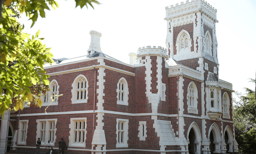 an old brick building on a sunny day