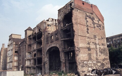 City view of Kunsthaus Tacheles on Oranienburger Strasse ca. 1976