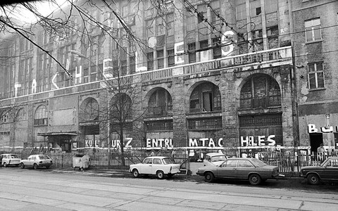 Tim Roeloffs found exactly what he was looking for: Kunsthaus Tacheles in 1990