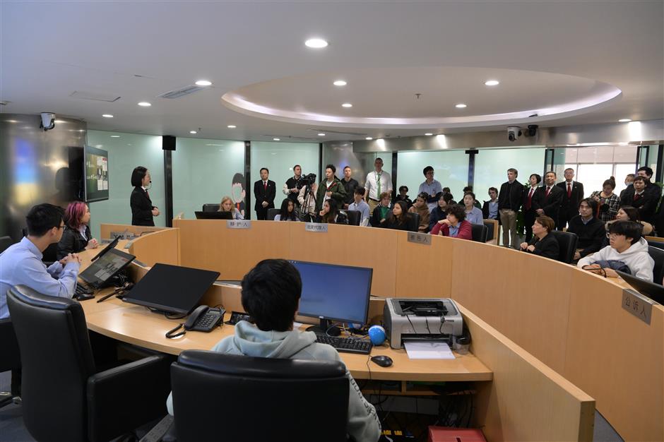 International school students tour Changning District courts for judicial education