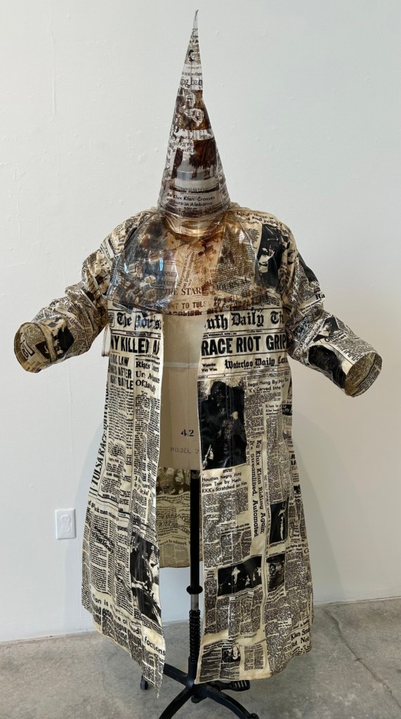 Serhat Tanyolacar's Ku Klux Klan effigy, 