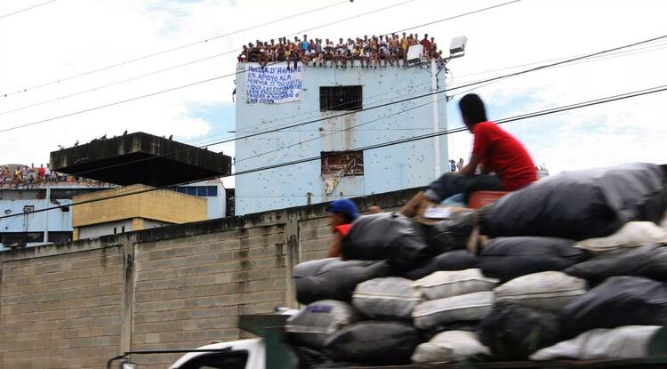 Inmates at Tocorón prison