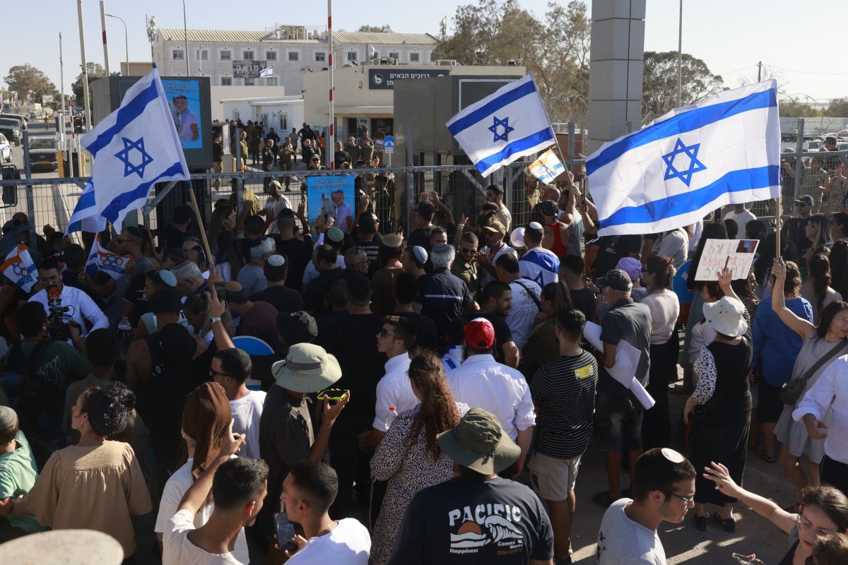 Israelis, protest, detention, of, reservists, over, abuse