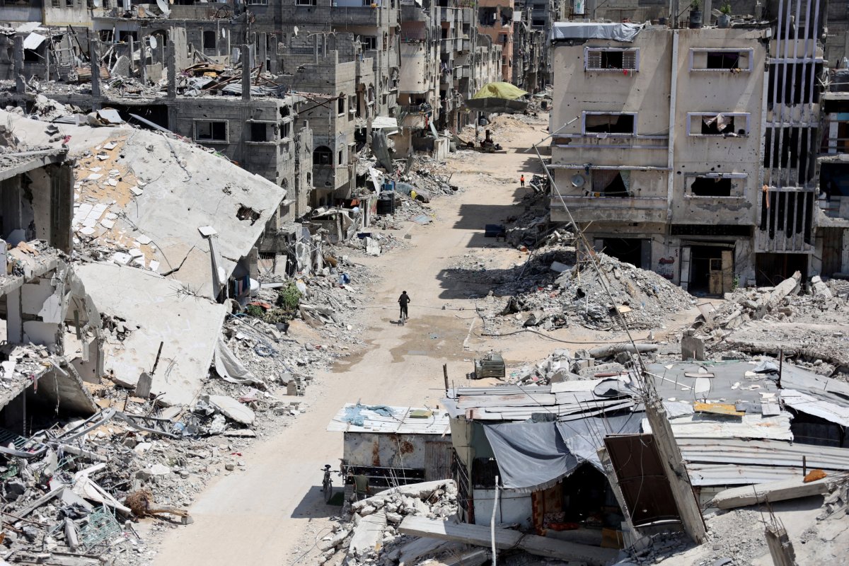 Palestinian, bikes, through, Beit, Lahia, debris, Gaza