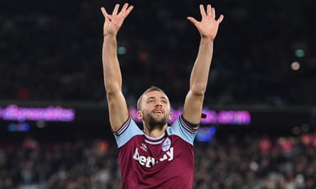 Tomas Soucek holds up nine fingers in a tribute to Michail Antonio, West Ham’s No 9, who was injured in a car crash at the weekend