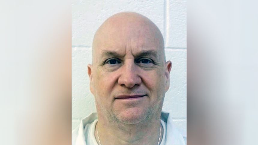 This undated photo provided by the Arkansas Department of Corrections shows inmate Grant Hardin.